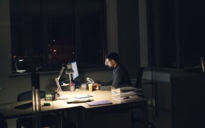 Heures supplémentaires d’un salarié cadre : quels droits et comment les prouver ?