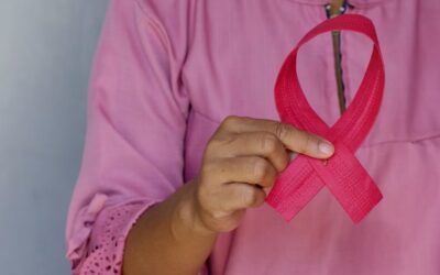 Cancer du sein et travail : quels droits pendant l’arrêt et au moment de la reprise ?